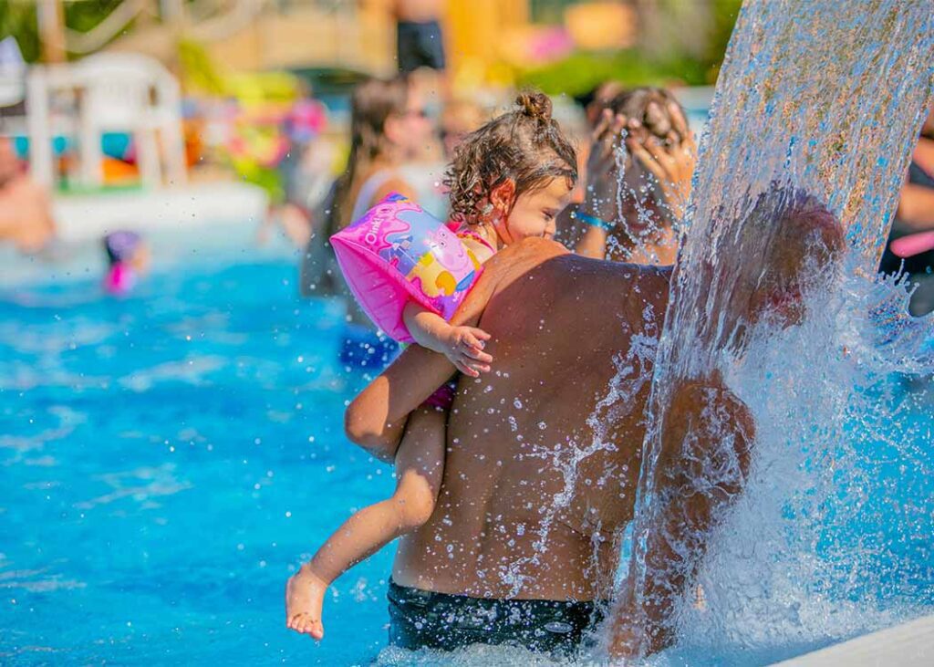 piscine cascade enfant camping port pothuau