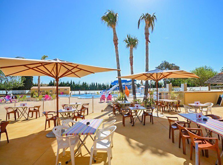 ristorante piscina hyeres