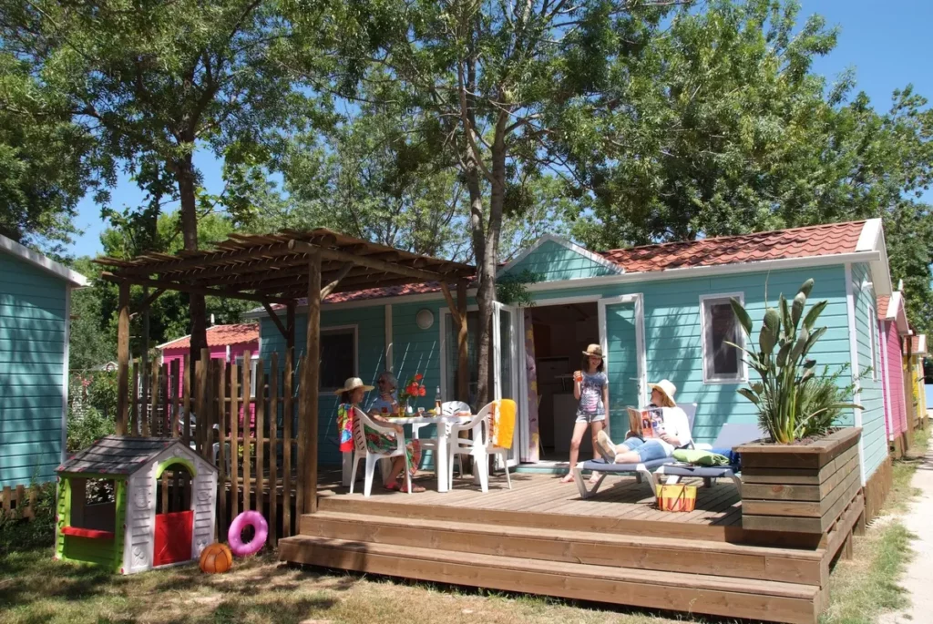 hebergements, une cabane mobil home du camping port pothuau