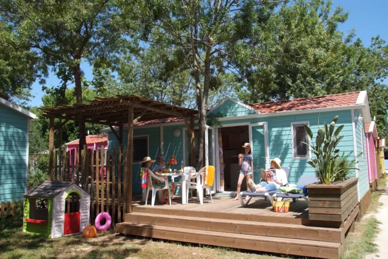 hebergements, une cabane mobil home du camping port pothuau